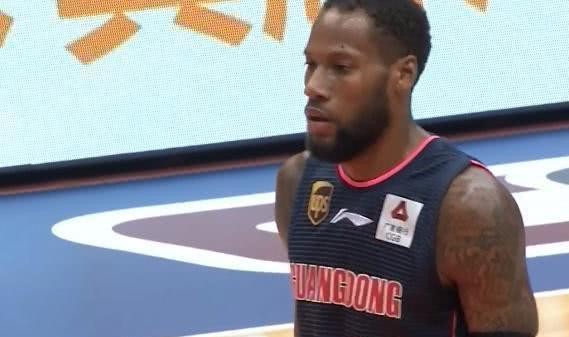 b体育官网- 尼斯锋霸戴帽刷新队史纪录  